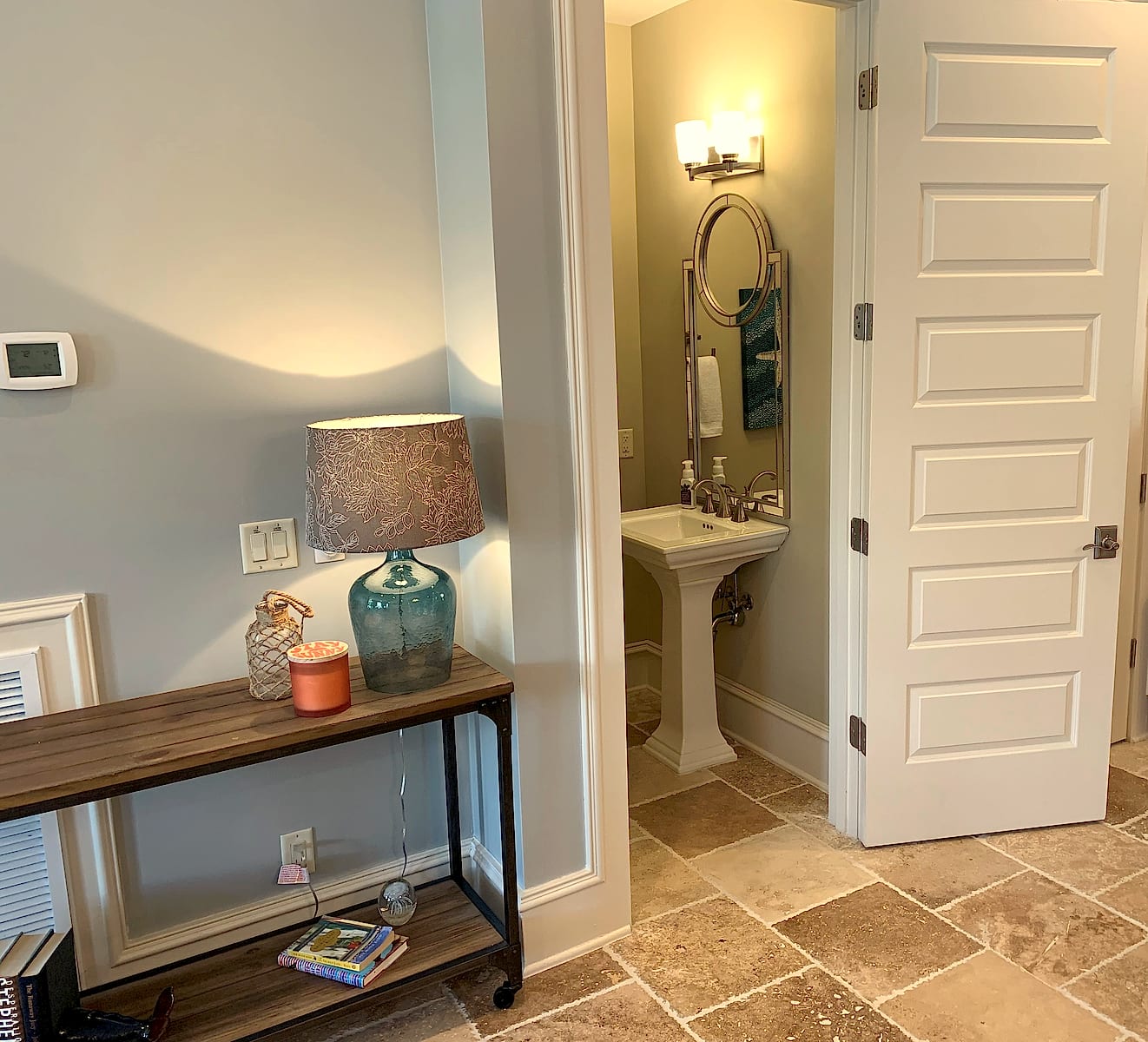 Entryway & Hallway photo 3